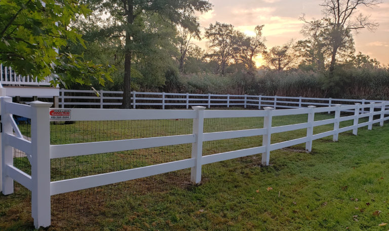 3 Rail Vinyl Ranch Rail with Mesh