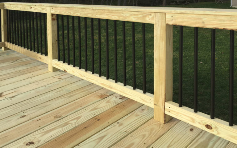 WD10 with wood railing and aluminum balusters