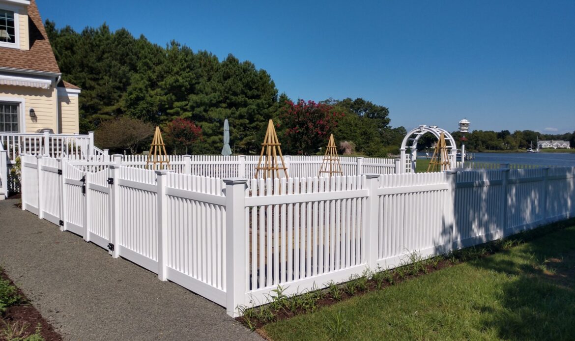 White vinyl Classic Picket Fence with trellis