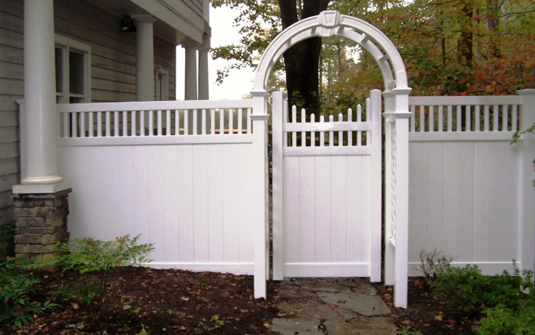 14 Privacy - 6 foot White Vinyl w Arbor & Gate