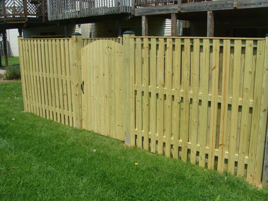 Board on Board Privacy Fence with Cap Board Top 5