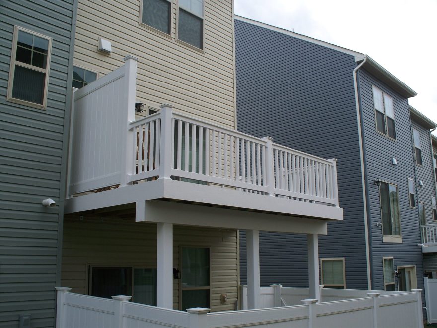 Privacy Panel on Deck that matches Railing