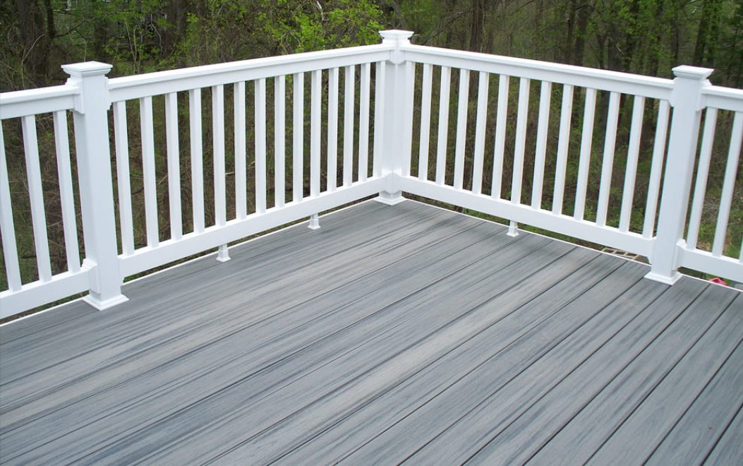 Trex Transcend Island Mist with white Washington Vinyl railing