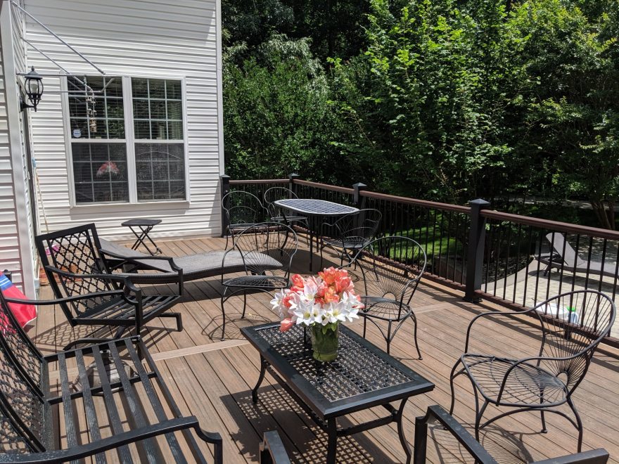 Trex Transcend Spiced Rum Deck Boards with Trex Composite Railing and Black Aluminum Balusters in Edgewater MD