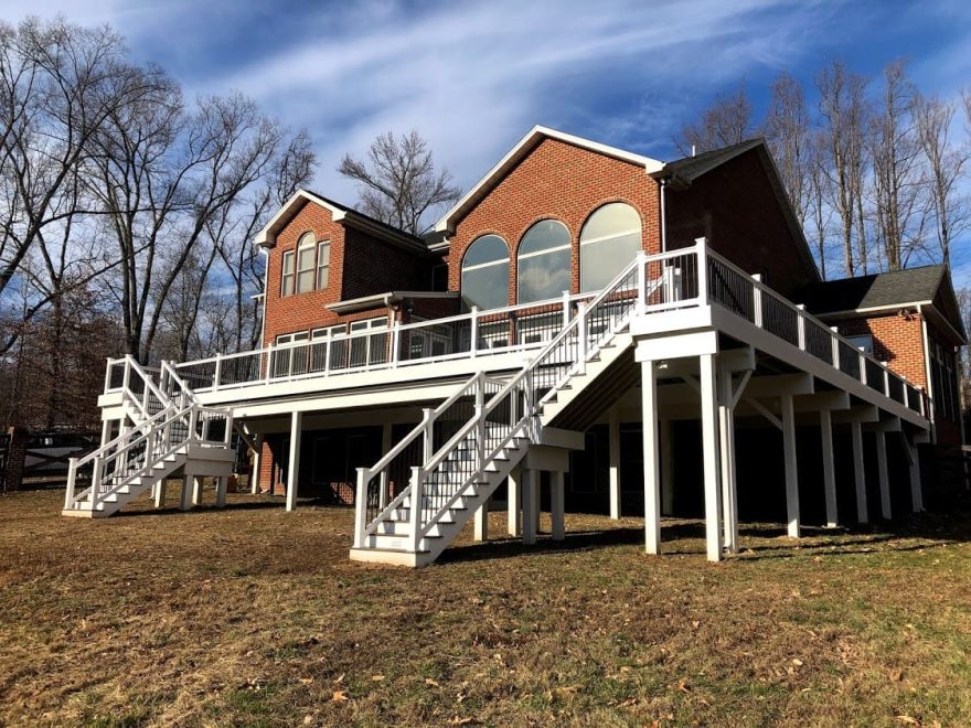 Trex Transcend Spiced Rum Deck Boards with White Washington Vinyl Railing and Black Aluminum Balusters in Upper Marlboro MD 2