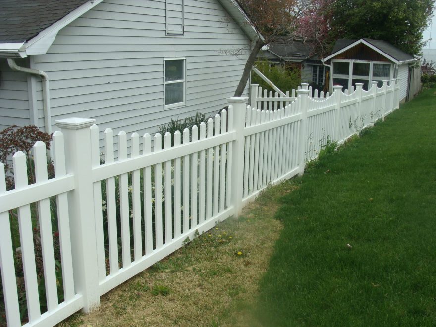 White pvc scallop picket fence